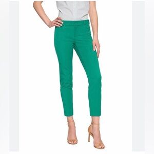 Like new Banana Republic Sloan Cadmium Green Slim Fit crop Pants size 4